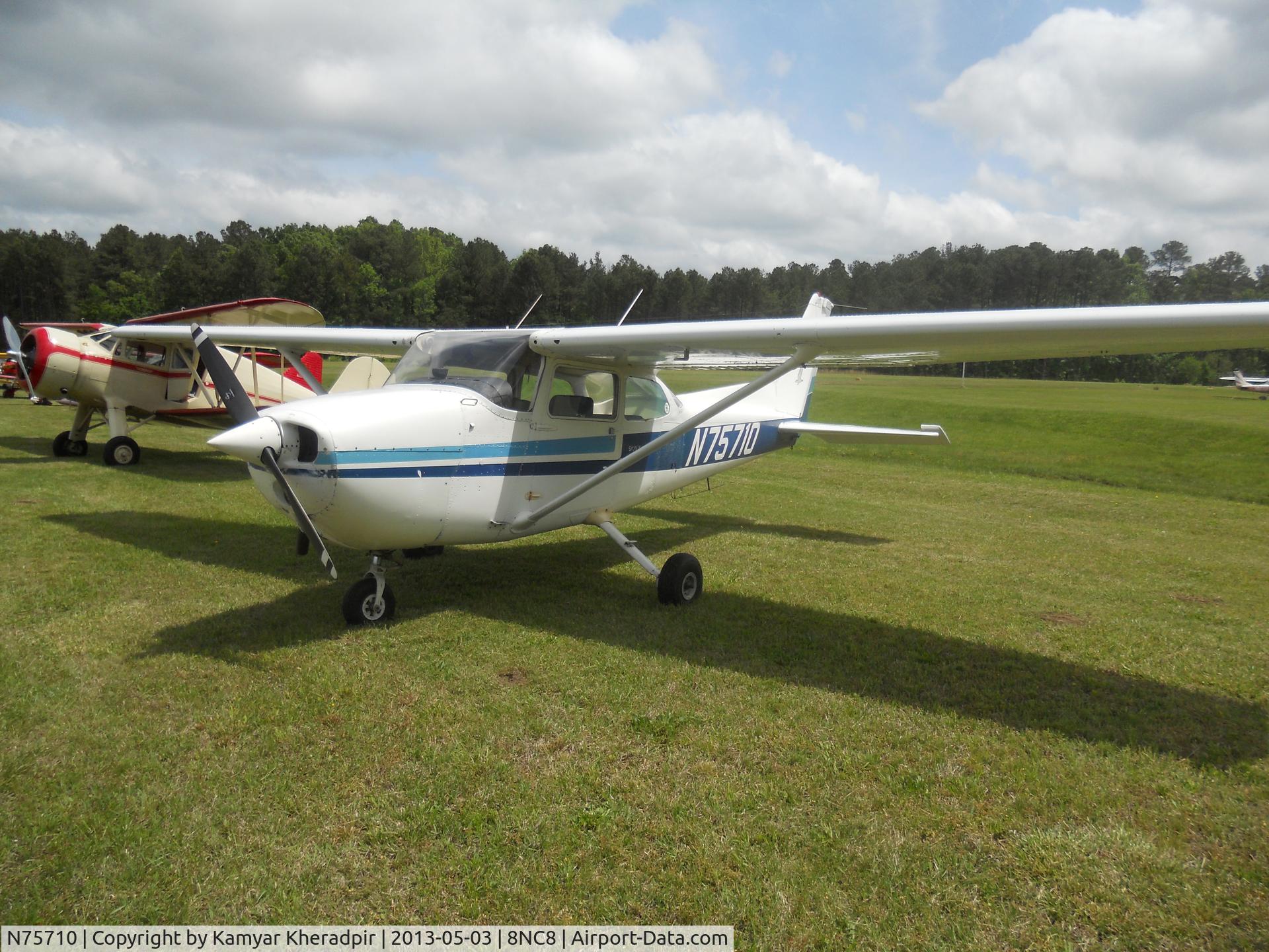 N75710, 1976 Cessna 172N C/N 17267891, Fly in to Durham NC