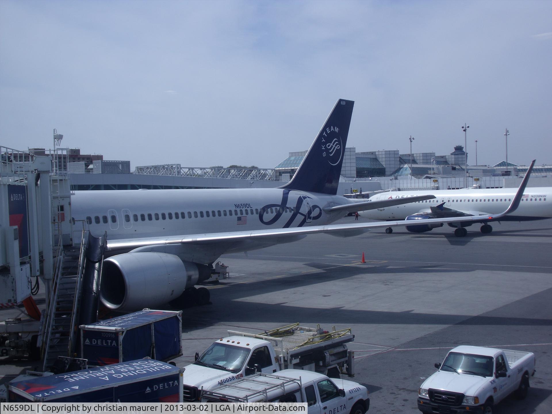 N659DL, 1990 Boeing 757-232 C/N 24421, skyteam 757-232 at NYC