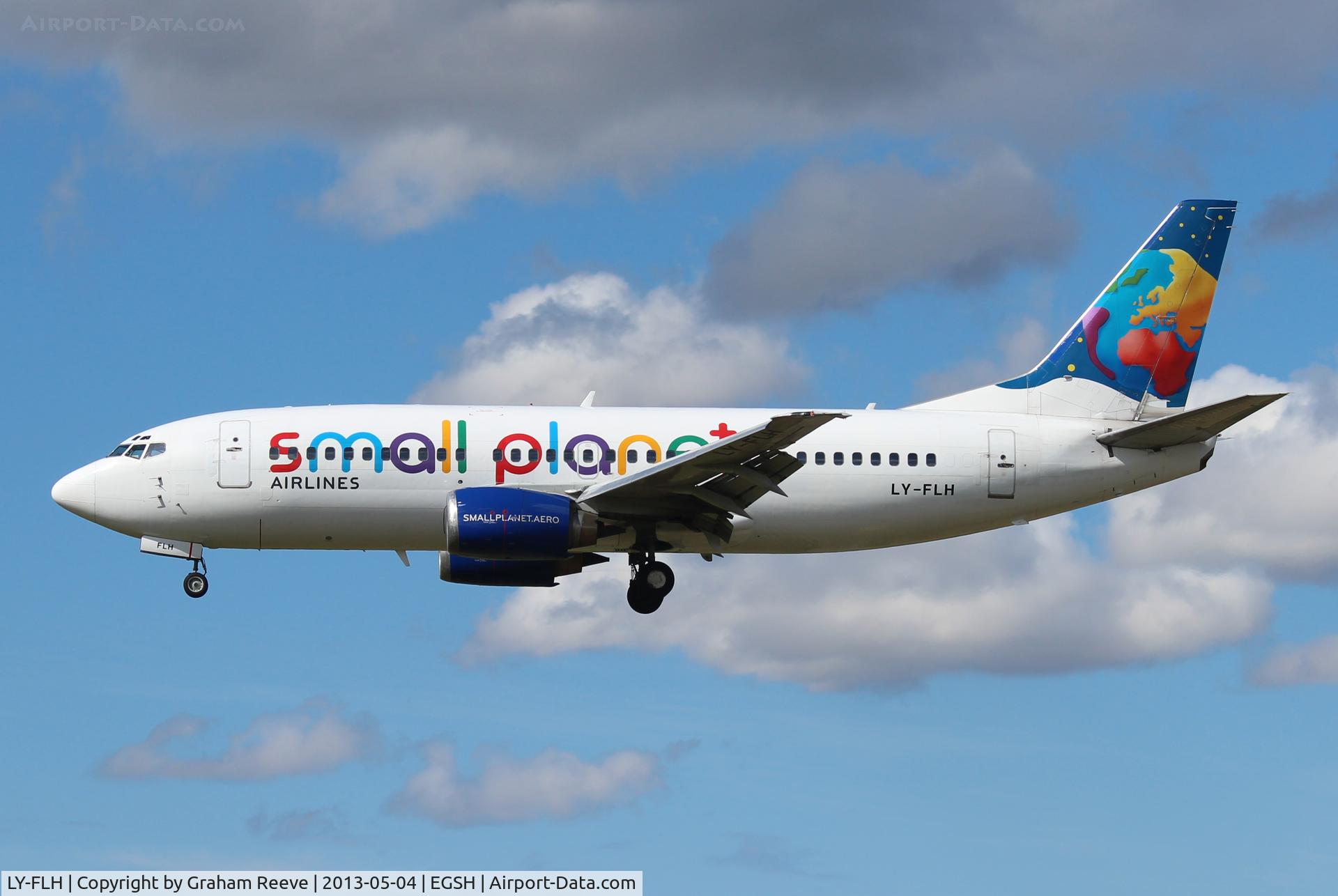 LY-FLH, 1992 Boeing 737-382 C/N 25161, About to touch down.