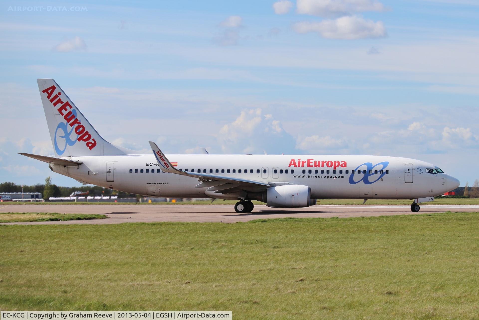 EC-KCG, 2007 Boeing 737-85P C/N 33981, About to depart.