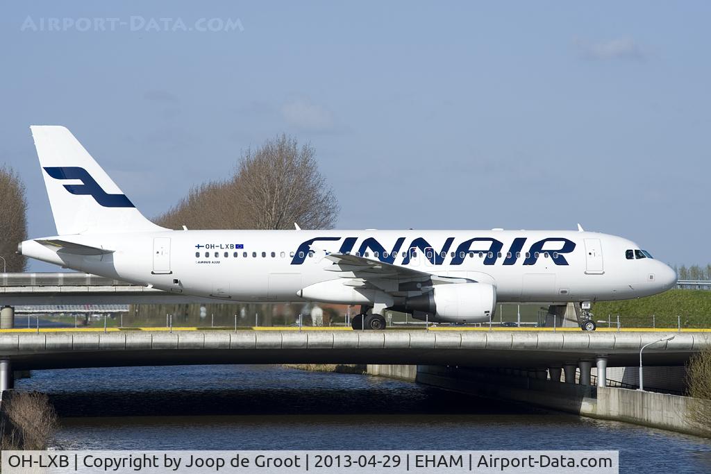 OH-LXB, 2001 Airbus A320-214 C/N 1470, now in the (not so) striking new colors.