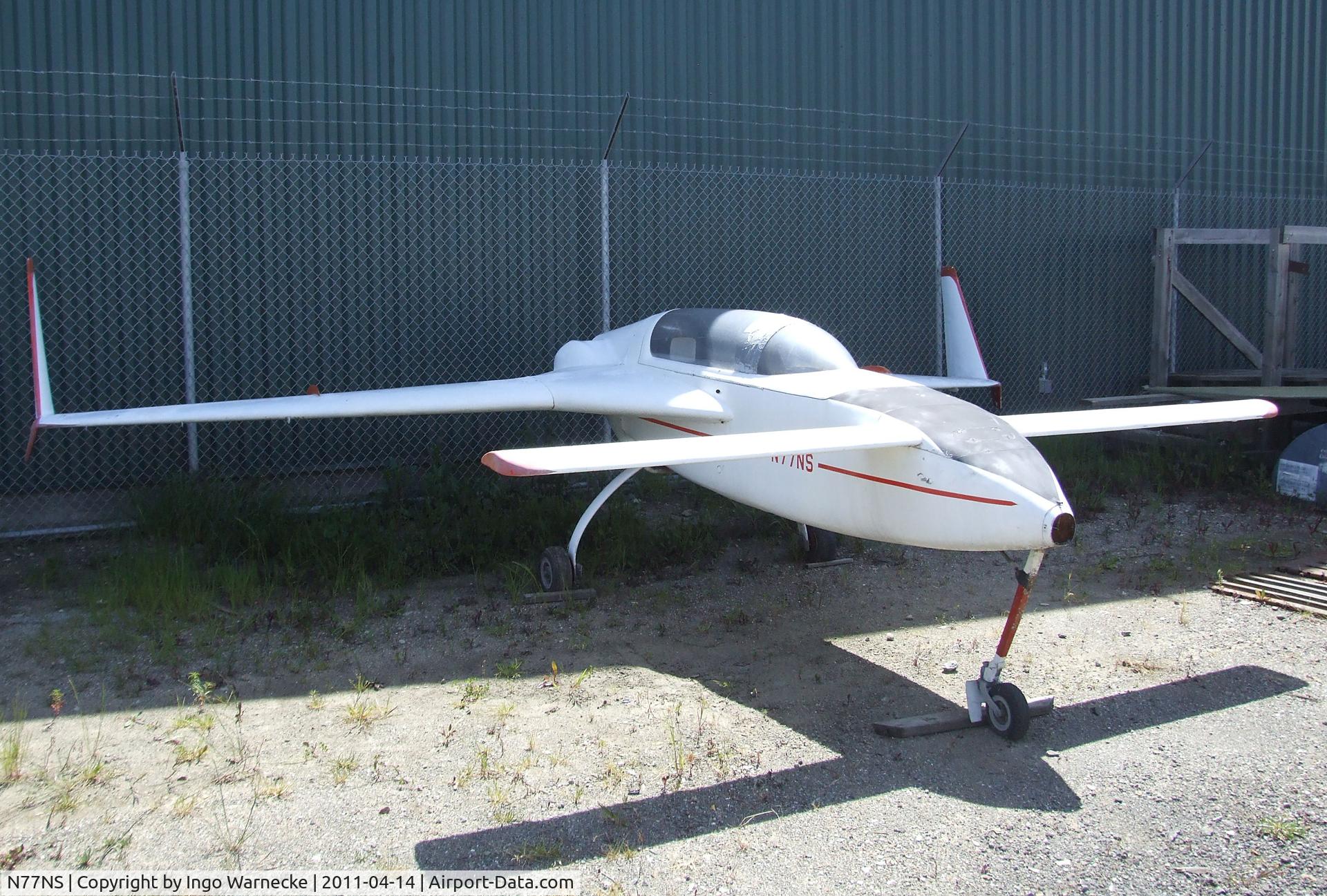 N77NS, 1980 Rutan VariEze C/N 592, Rutan (N S Spitzer) VariEze at the Oakland Aviation Museum, Oakland CA