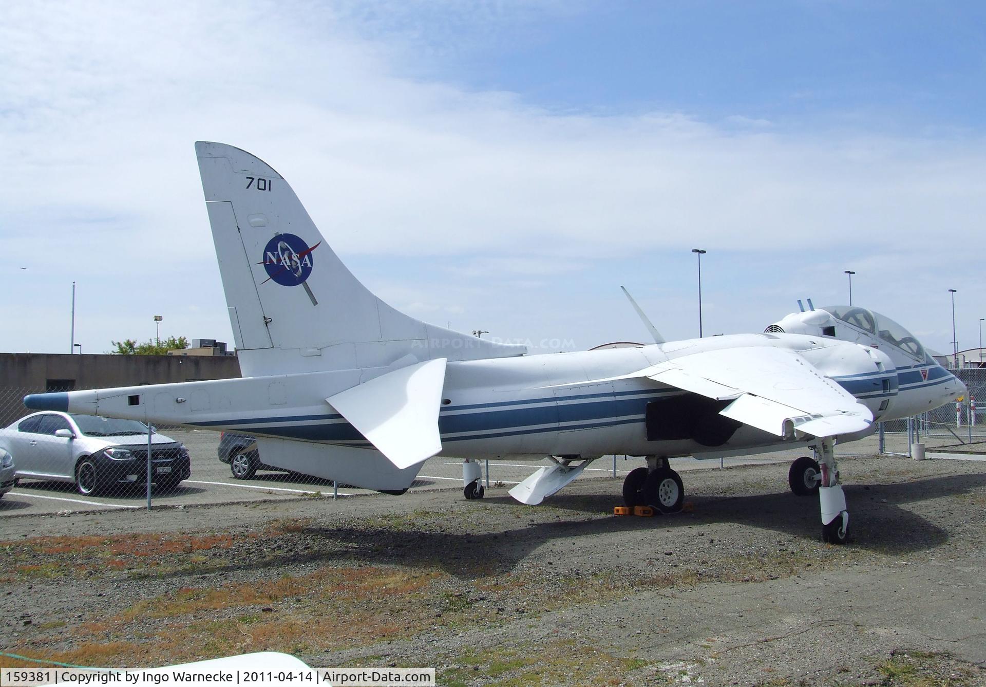 159381, Hawker Siddeley TAV-8A Harrier C/N 212021, Hawker Siddeley (MDD) TAV-8A Harrier at the Oakland Aviation Museum, Oakland CA