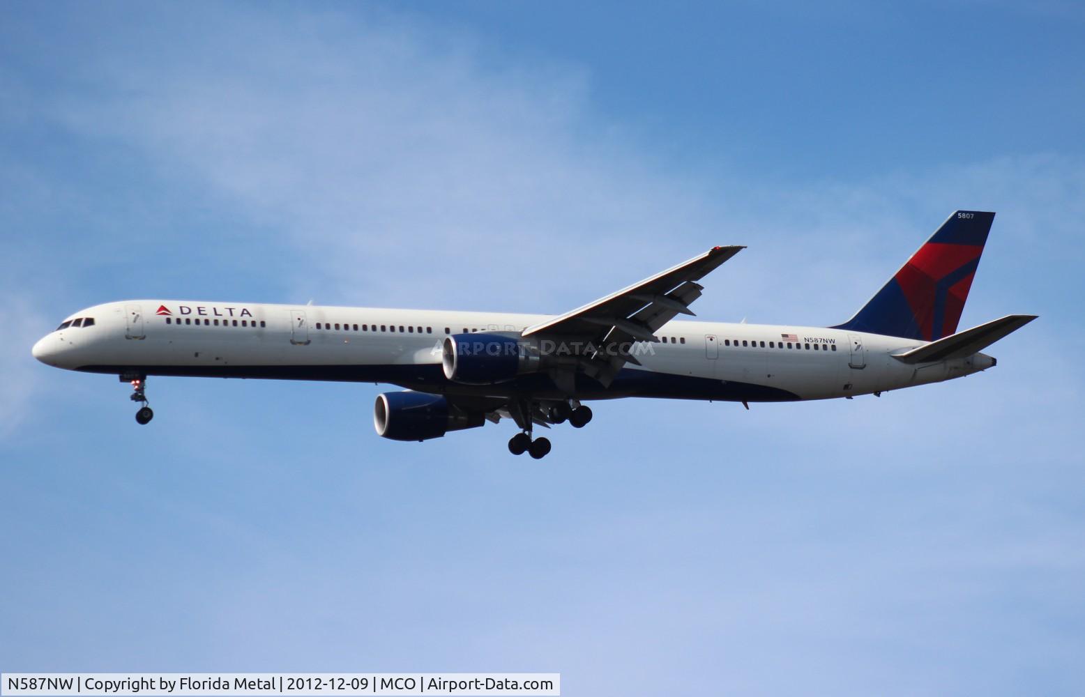 N587NW, 2002 Boeing 757-351 C/N 32986, Delta 757-300