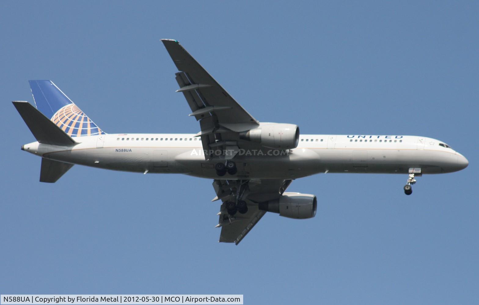 N588UA, 1993 Boeing 757-222 C/N 26717, United 757