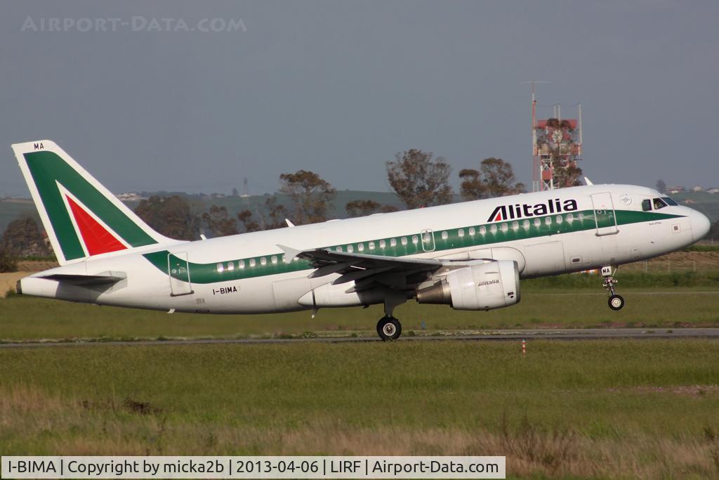 I-BIMA, 2002 Airbus A319-112 C/N 1722, Take off