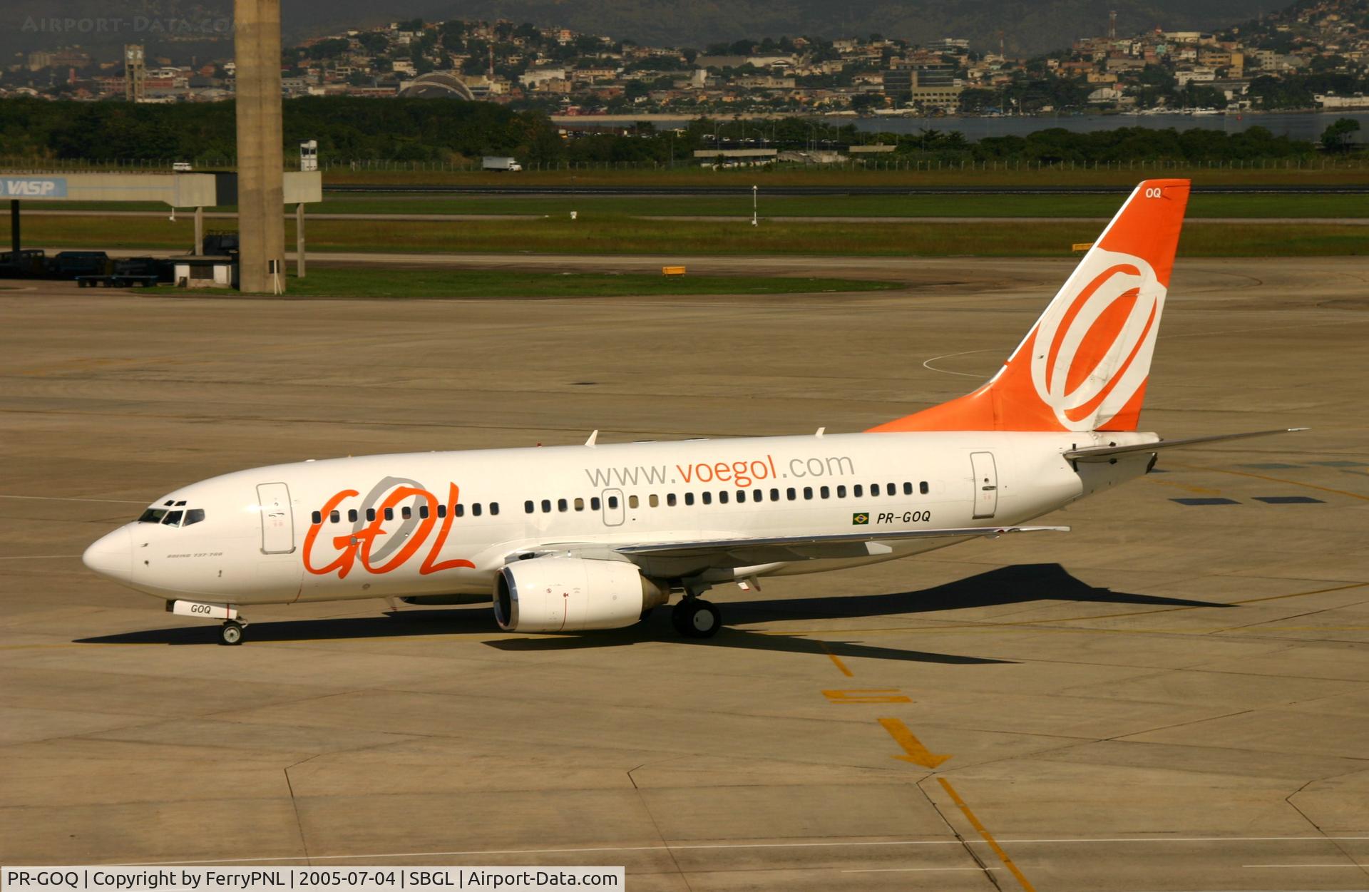 PR-GOQ, 2002 Boeing 737-76N C/N 33417, GOL B737 taxiing to gate at GIG