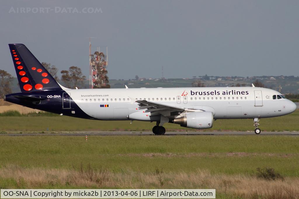 OO-SNA, 2001 Airbus A320-214 C/N 1441, Taxiing