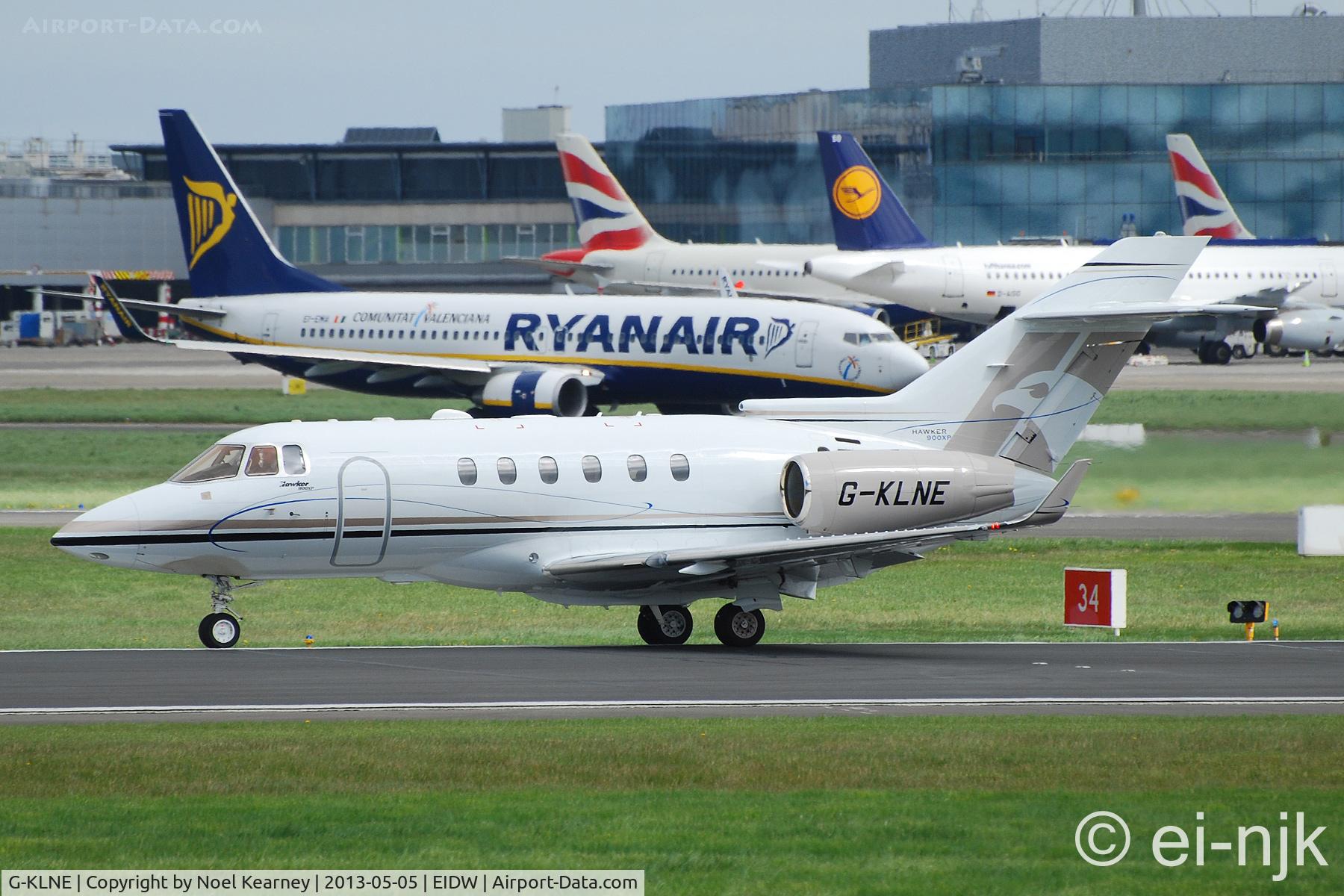 G-KLNE, 2011 Hawker Beechcraft 900XP C/N HA-0186, Lined up for departure off Rwy 28 at Dublin.