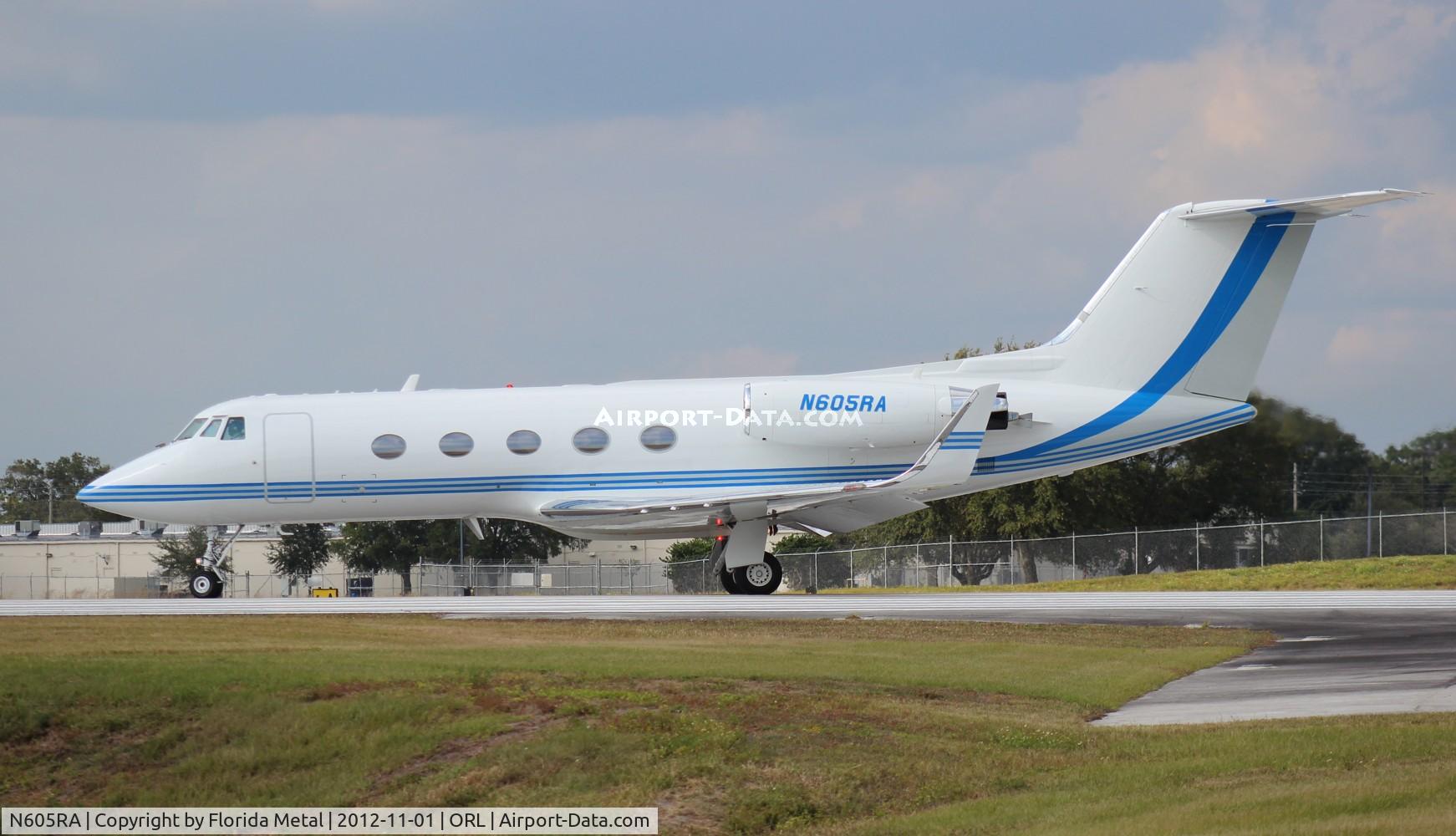 N605RA, 1969 Grumman G-1159 Gulfstream II C/N 57, Gulfstream II leaving NBAA