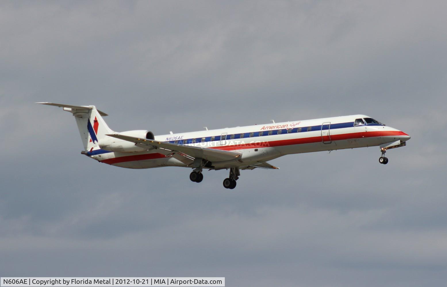 N606AE, 1998 Embraer ERJ-145LR (EMB-145LR) C/N 145062, Eagle E145