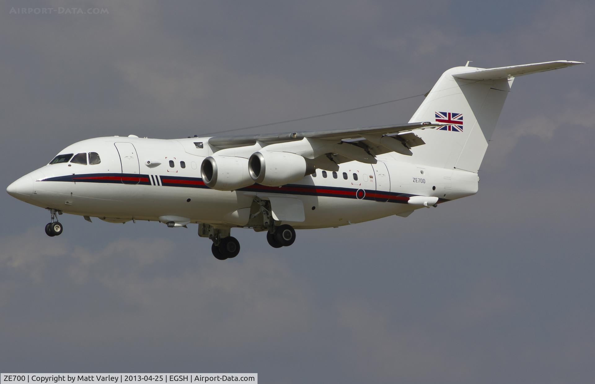 ZE700, 1984 British Aerospace BAe.146-100 CC.2 C/N E1021, Performing an ILS approach.
