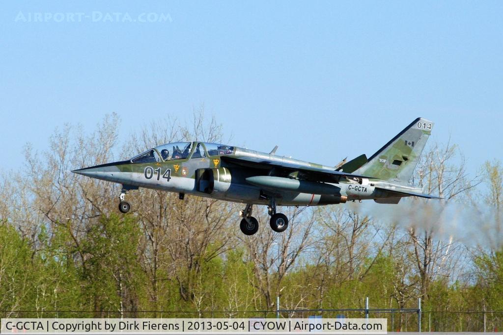 C-GCTA, 1979 Dassault-Dornier Alpha Jet A C/N 0014, Moments from landing on rwy 25