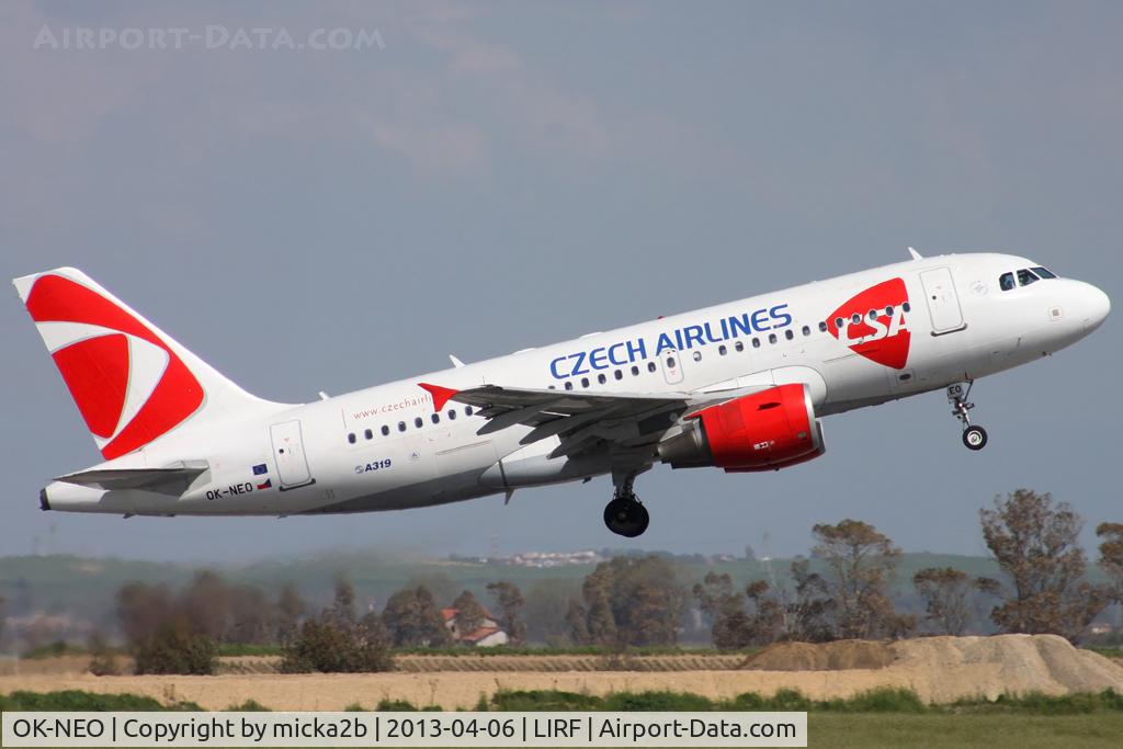 OK-NEO, 2008 Airbus A319-112 C/N 3452, Take off