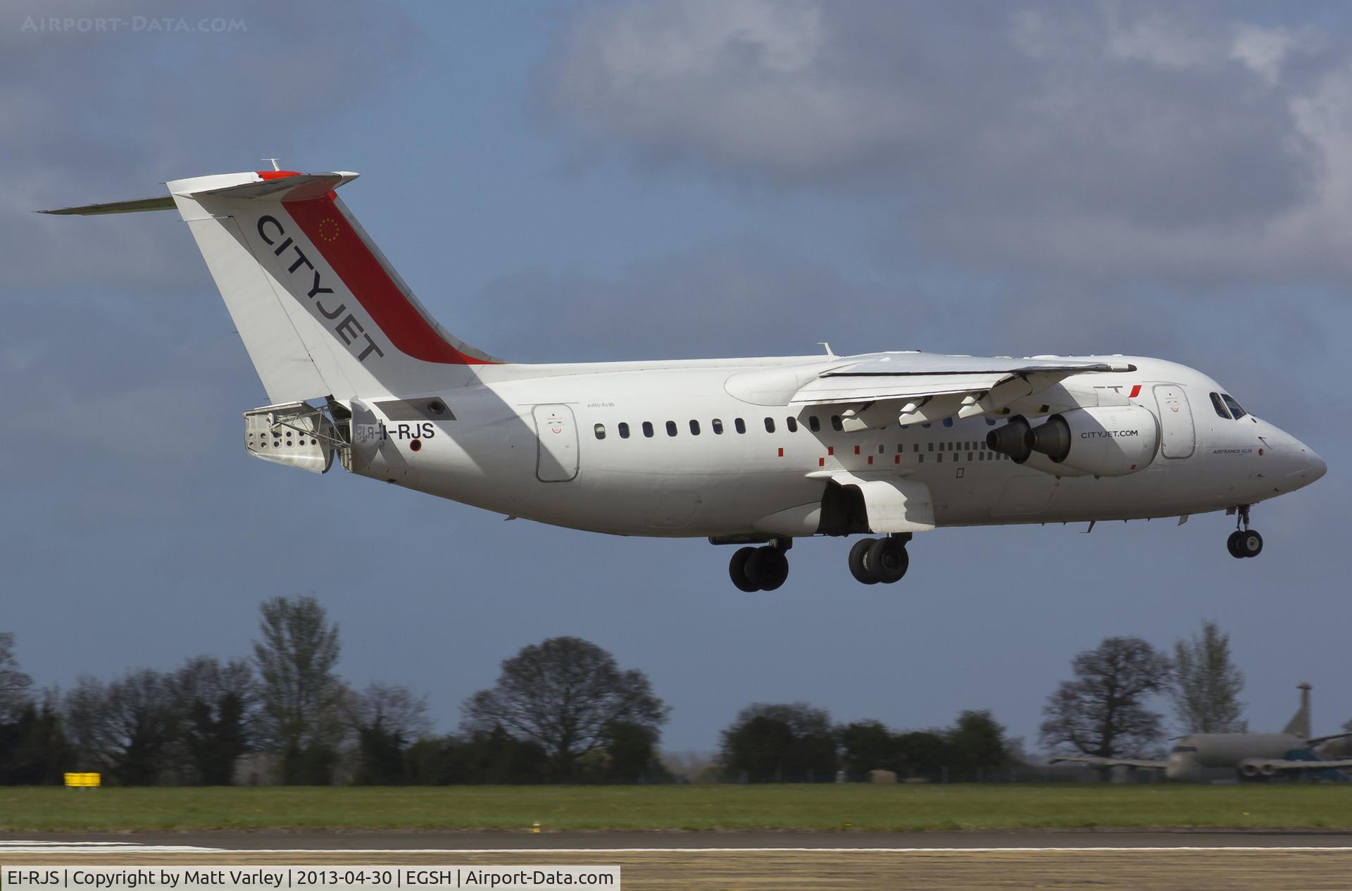 EI-RJS, 2000 British Aerospace Avro 146-RJ85A C/N E2365, Arriving at EGSH.
