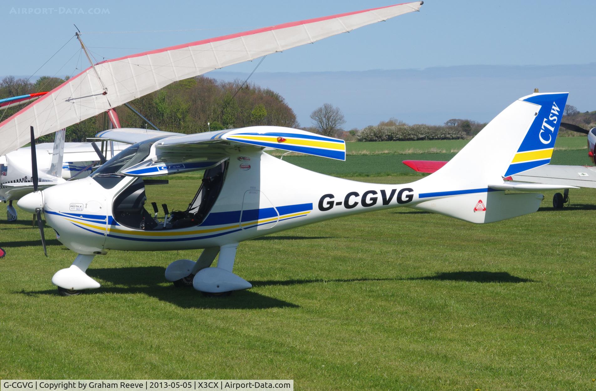G-CGVG, 2011 Flight Design CTSW C/N 8575, Parked at Northrepps.
