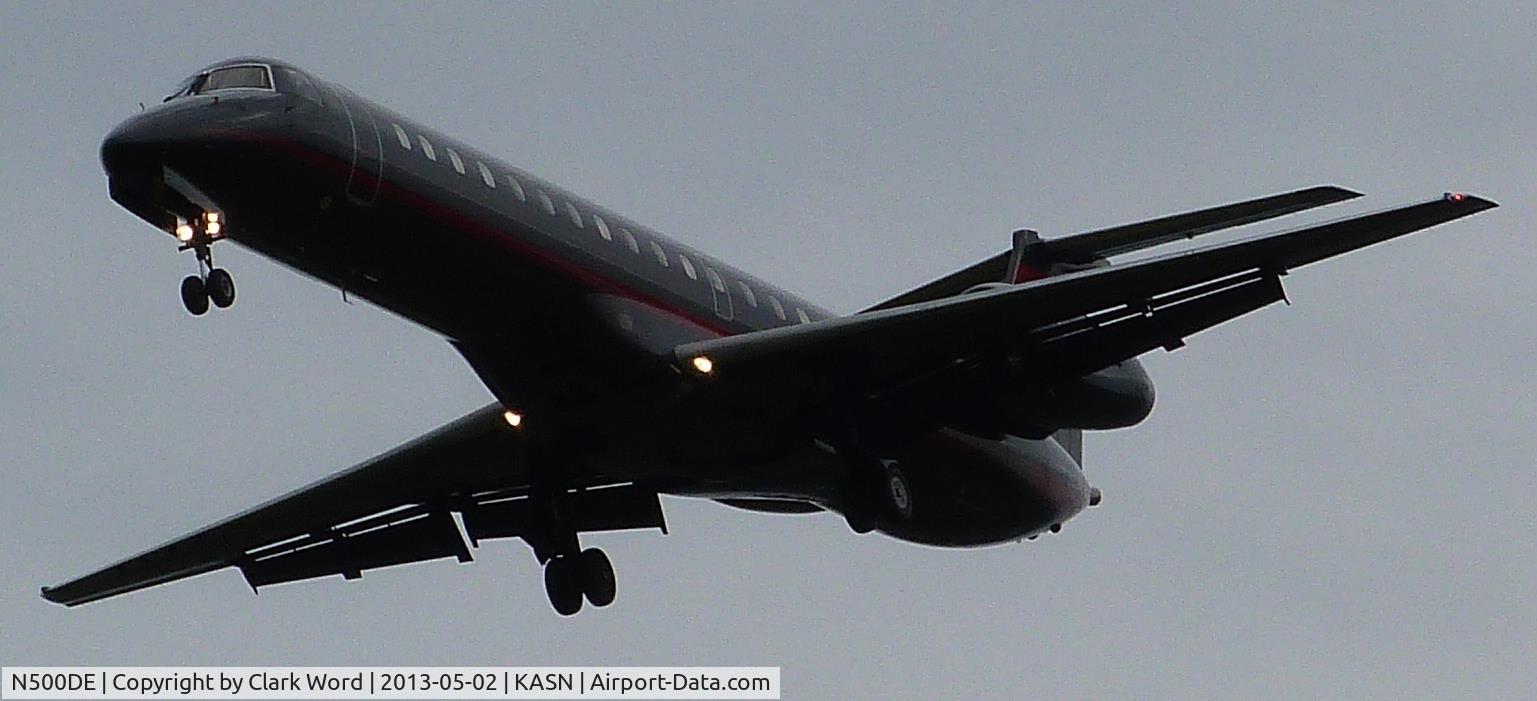 N500DE, 1998 Embraer EMB-145EP (ERJ-145EP) C/N 145084, N500DE on final into KASN for the Aaron's 499 at Talladega Super Speedway