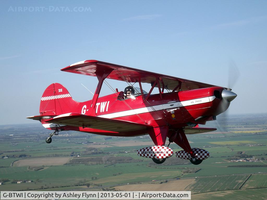 G-BTWI, 1976 EAA Acro Sport I C/N 230, Flying in formation