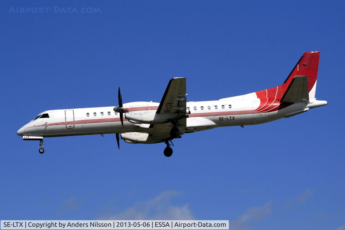 SE-LTX, 1995 Saab 2000 C/N 2000-024, On final for runway 26.