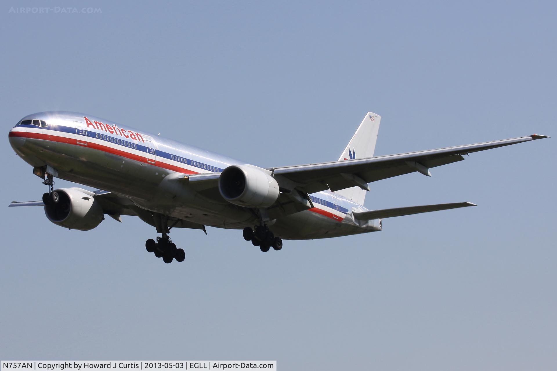 N757AN, 2001 Boeing 777-223 C/N 32636, American Airlines, on approach to runway 27L.