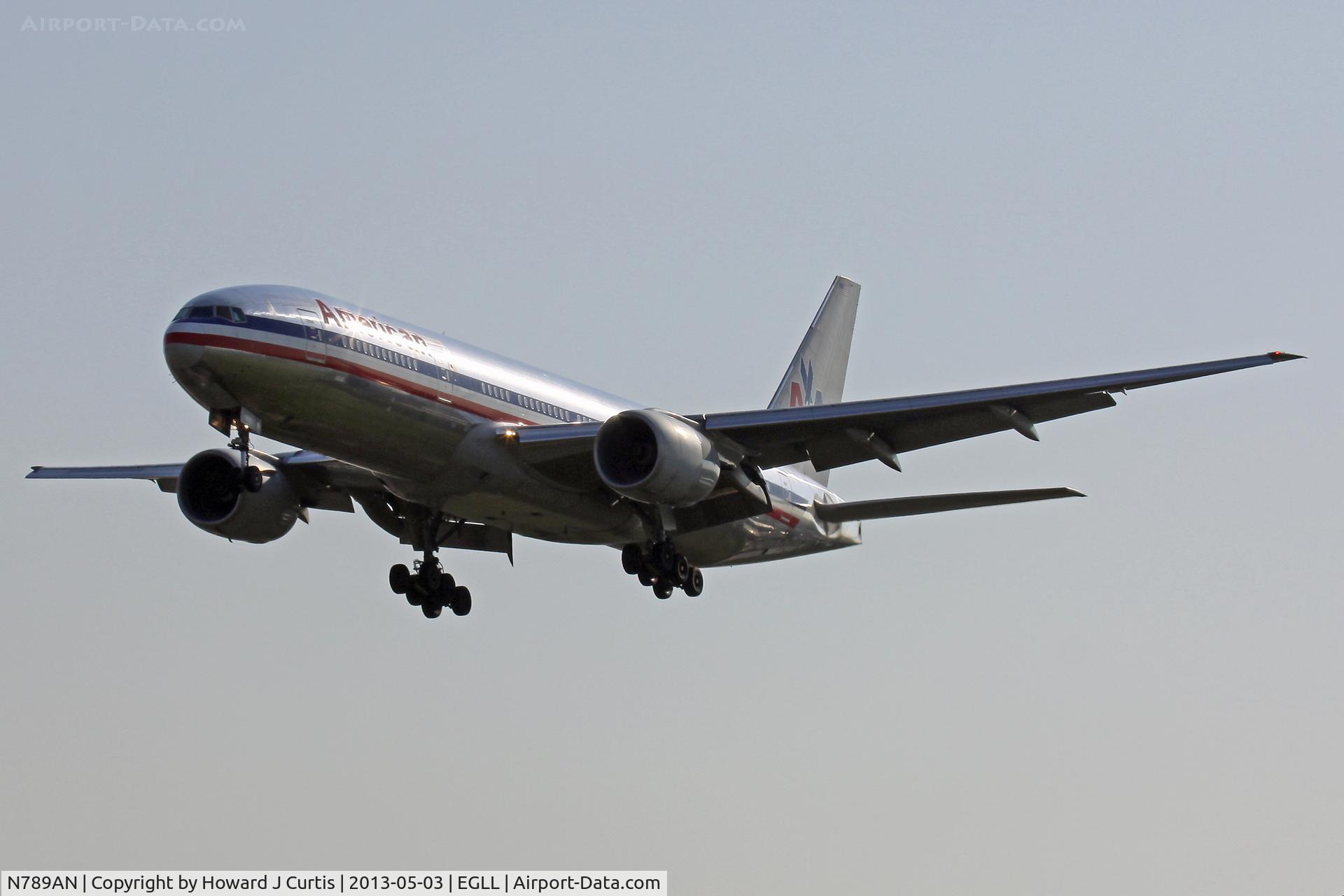 N789AN, 2000 Boeing 777-223 C/N 30252, American Airlines, on approach to runway 27L.
