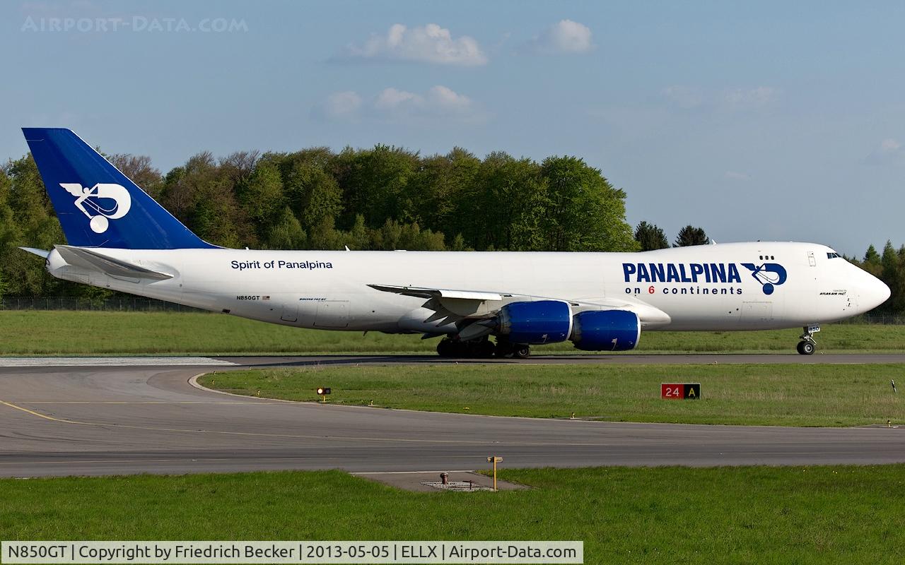 N850GT, 2012 Boeing 747-87UF/SCD C/N 37570, line up for departure to Huntsville
