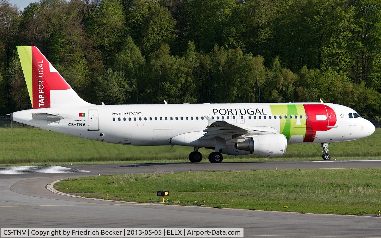 CS-TNV, 2009 Airbus A320-214 C/N 4143, line up for departure