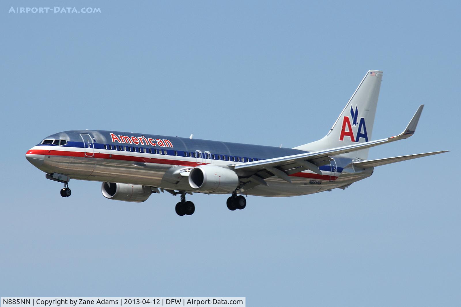 N885NN, Boeing 737-823 C/N 31139, American Airlines landing at DFW Airport