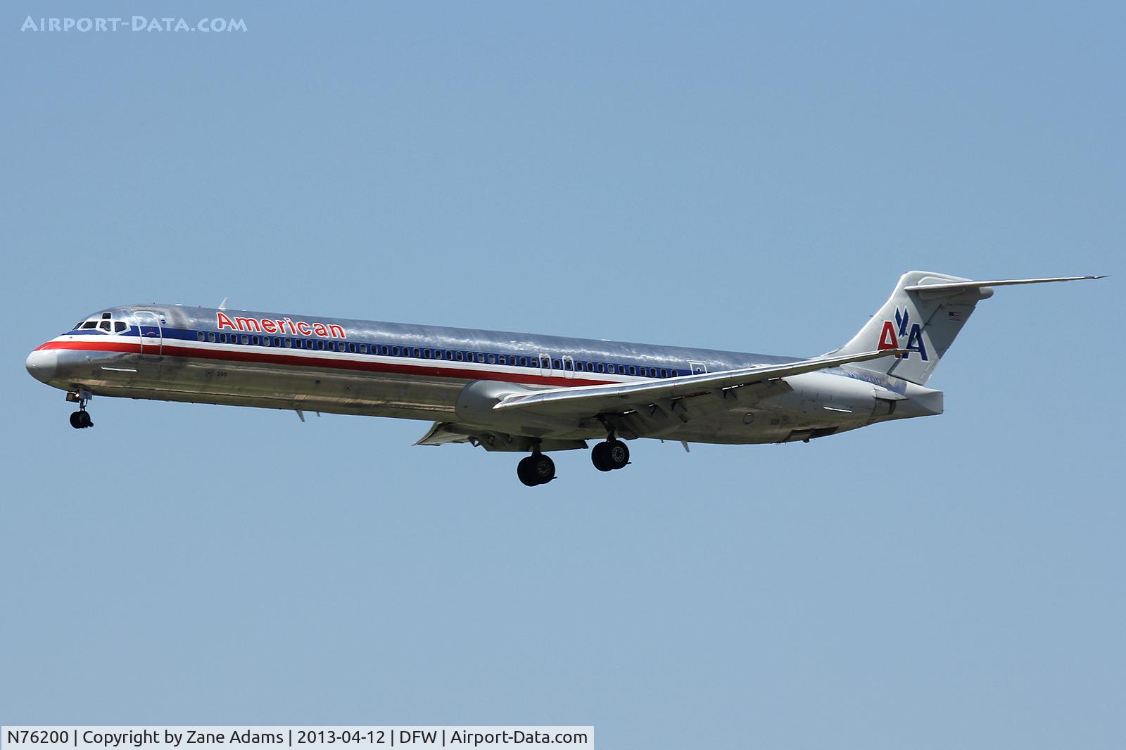 N76200, 1992 McDonnell Douglas MD-83 (DC-9-83) C/N 53290, American Airlines landing at DFW Airport