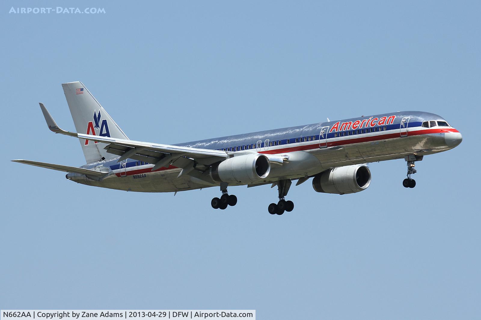 N662AA, 1992 Boeing 757-223 C/N 25296, American Airlines landing at DFW Airport