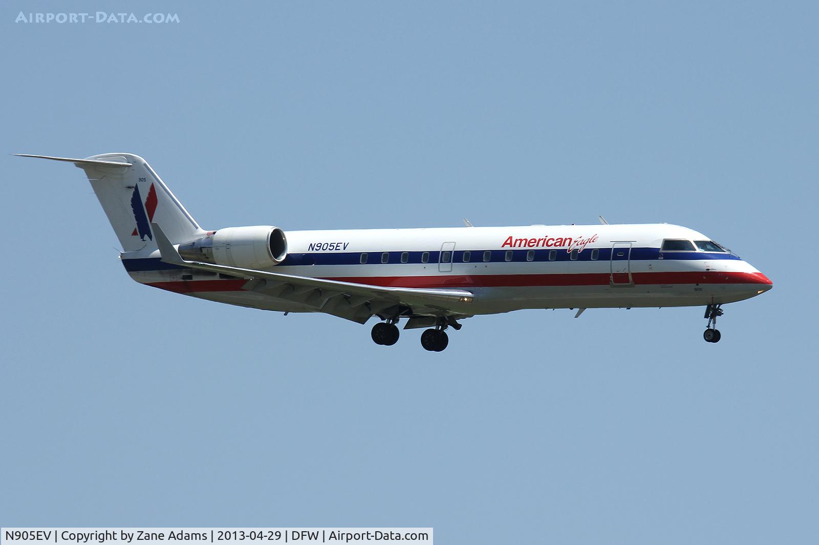 N905EV, 2002 Bombardier CRJ-200ER (CL-600-2B19) C/N 7632, American Eagle landing at DFW Airport