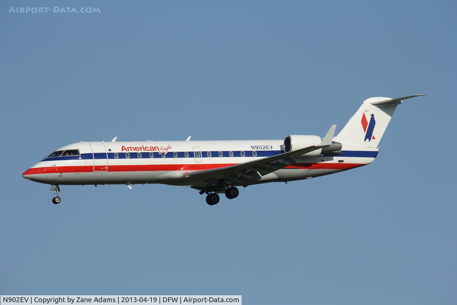 N902EV, 2002 Bombardier CRJ-200ER (CL-600-2B19) C/N 7620, American Eagle landing at DFW Airport