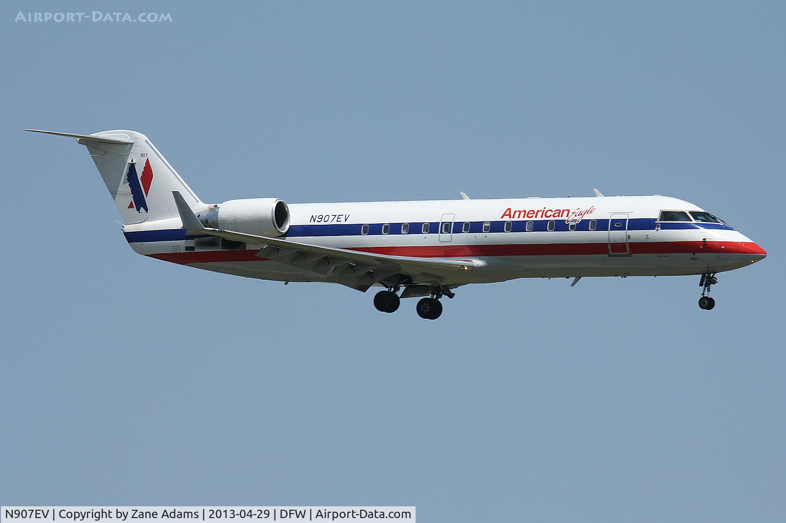 N907EV, 2002 Bombardier CRJ-200ER (CL-600-2B19) C/N 7648, American Eagle landing at DFW Airport