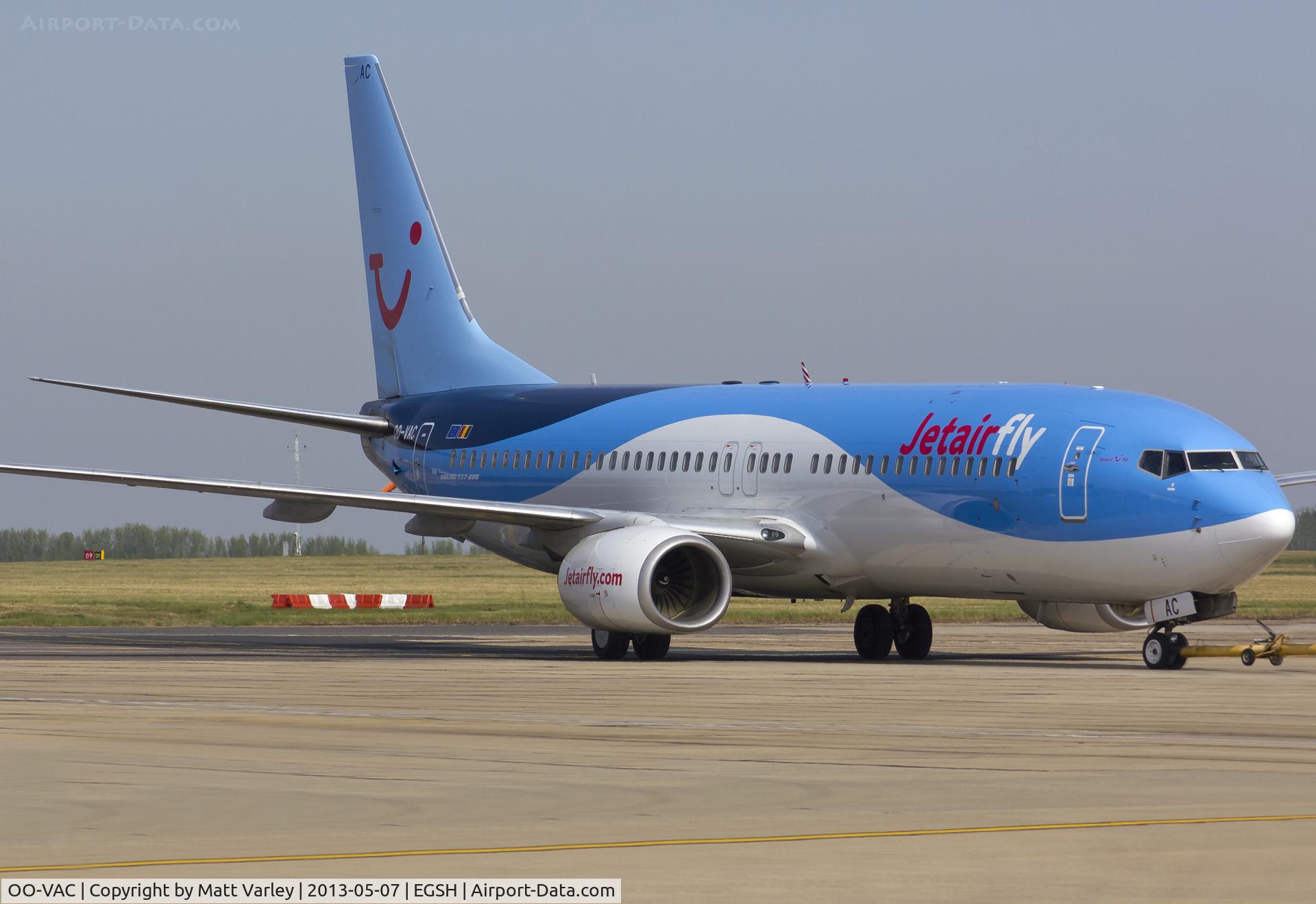 OO-VAC, 2003 Boeing 737-8BK C/N 33014, Being towed to hangar 3 for Mx by KLM Uk.