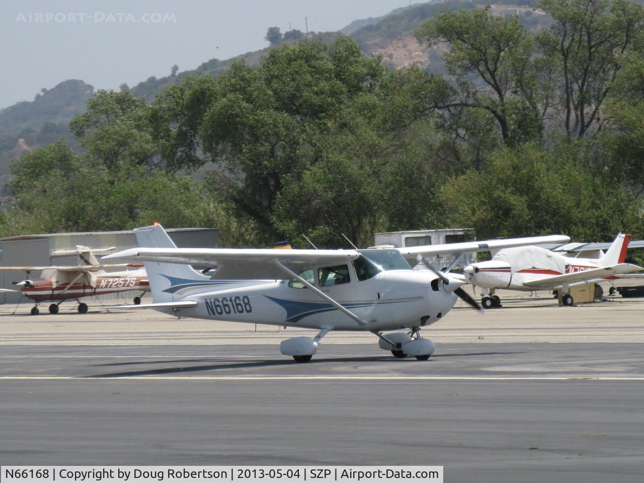 N66168, 1983 Cessna 172P C/N 17275974, 1983 Cessna 172P SKYHAWK II, Lycoming O-320-D2J 160 Hp, landing roll Rwy 22