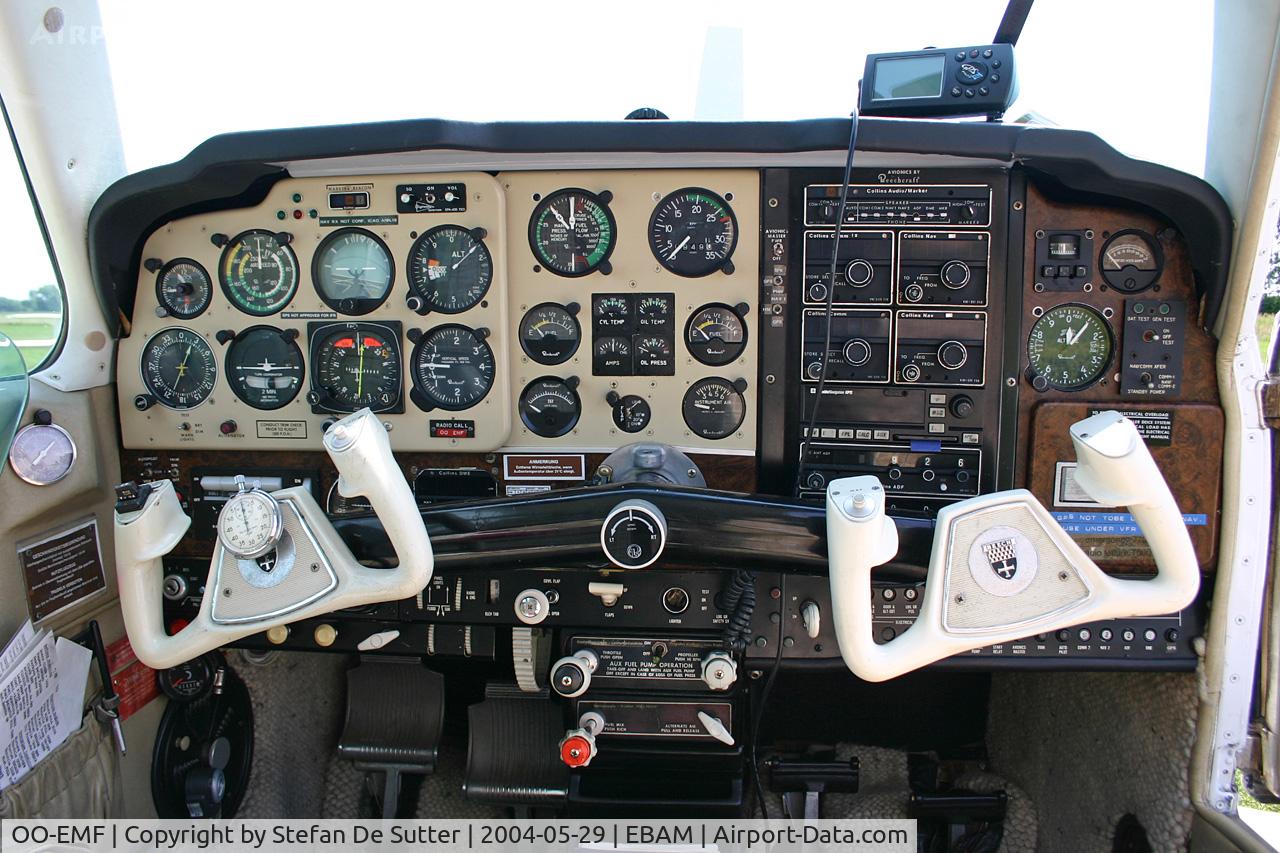 OO-EMF, 1977 Beech V35B Bonanza Bonanza C/N D-10076, Cockpit view.