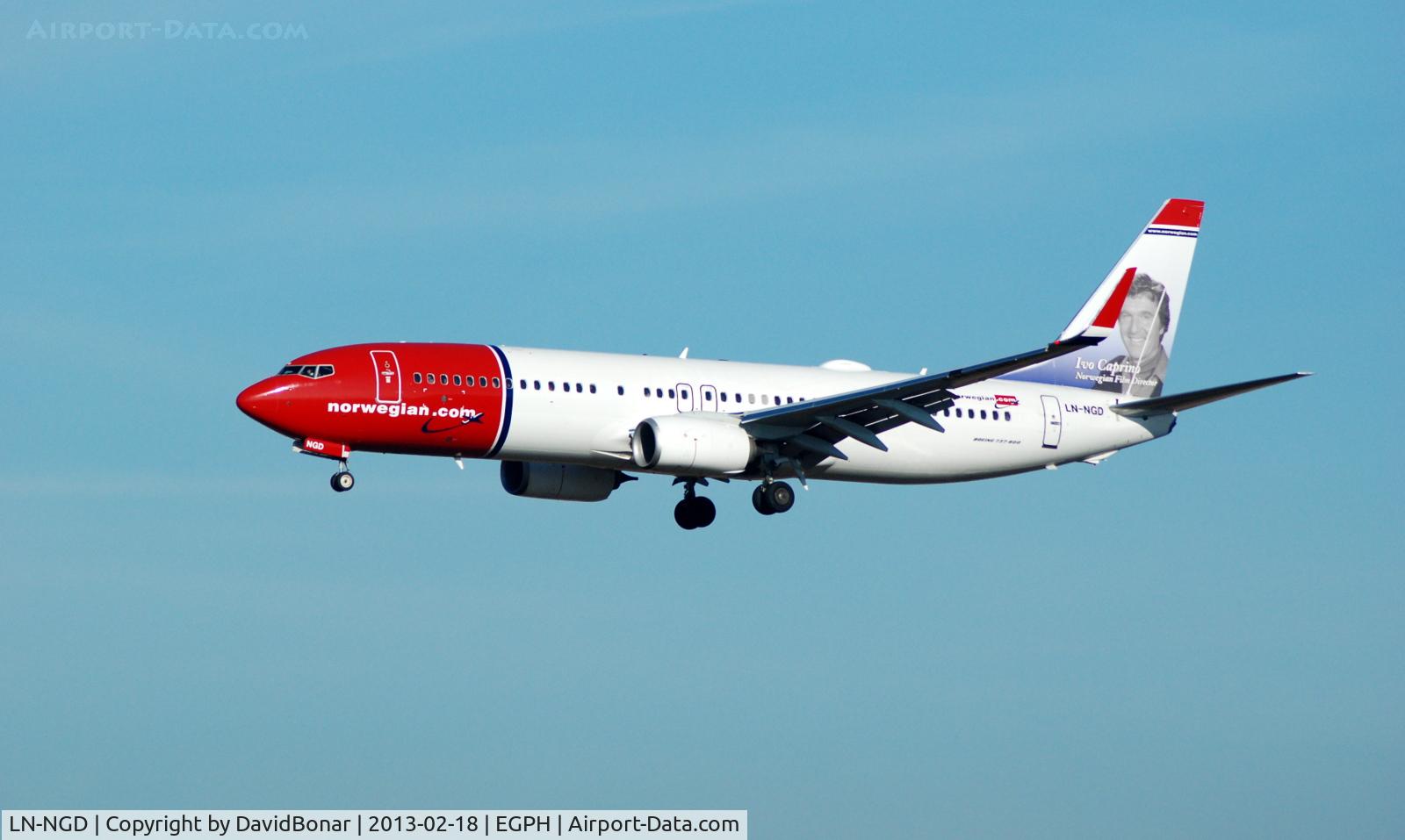 LN-NGD, 2012 Boeing 737-8JP C/N 39049/4161, Arriving from Oslo on a bright Winter morning.