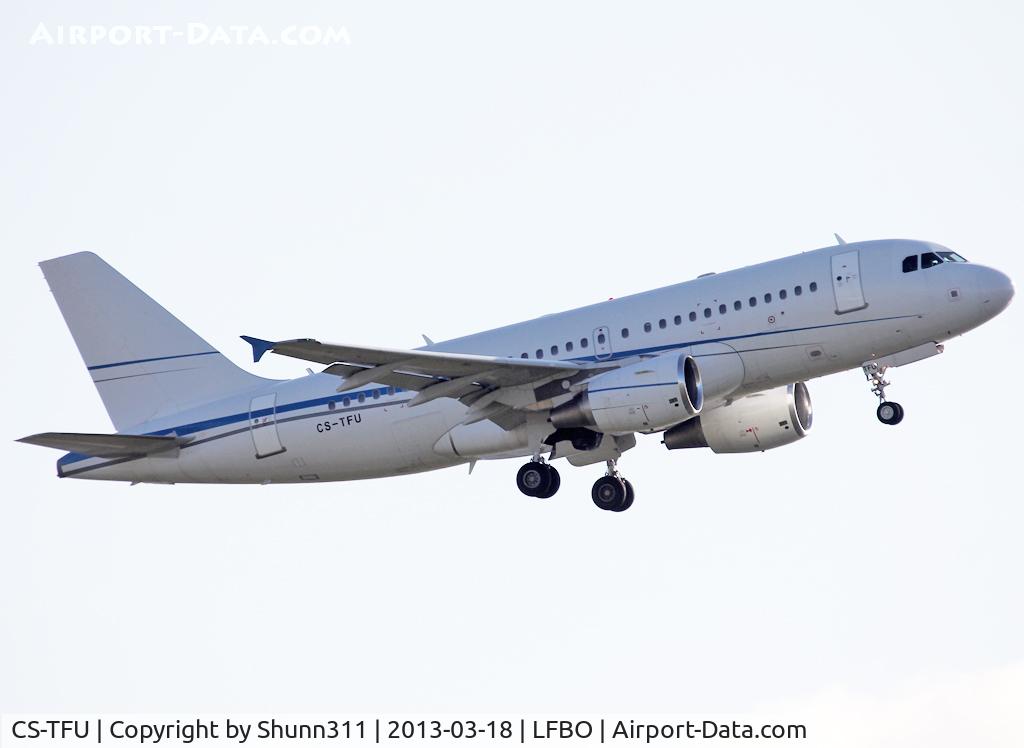 CS-TFU, 2005 Airbus A319-115LR C/N 2440, Taking off from rwy 32L