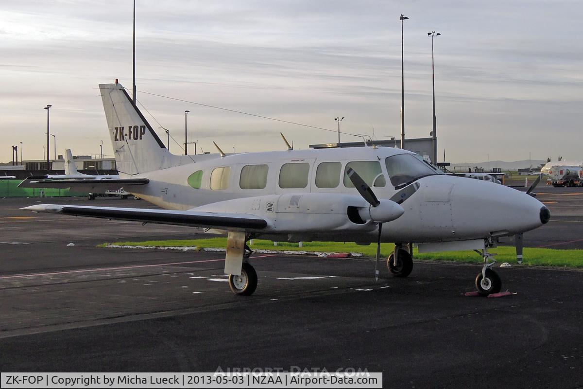 ZK-FOP, Piper PA-31-350 Chieftain C/N 31-7405227, At Auckland