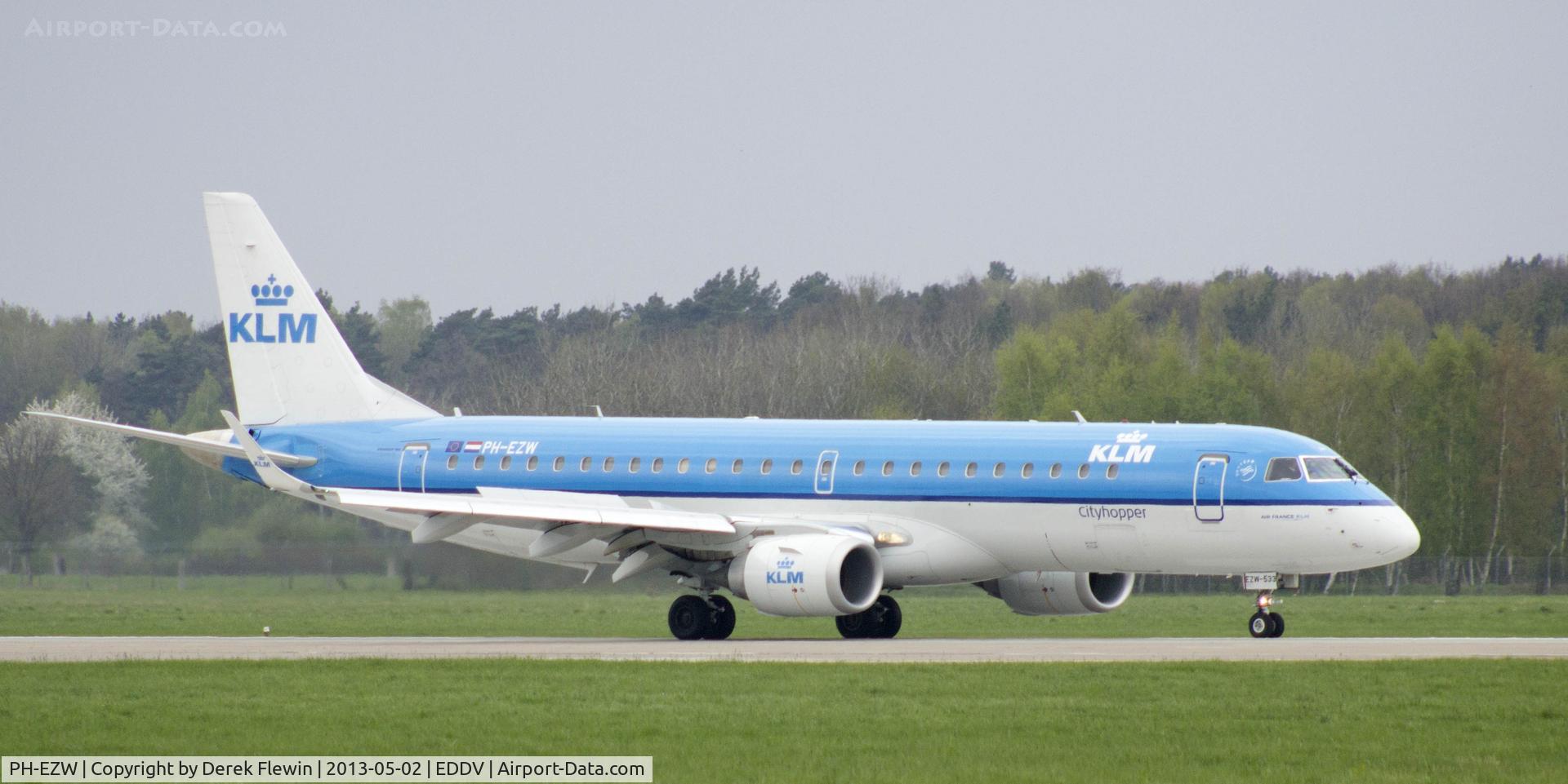 PH-EZW, 2012 Embraer 190LR (ERJ-190-100LR) C/N 19000533, Landing Runway 09L Hannover (EDDV).