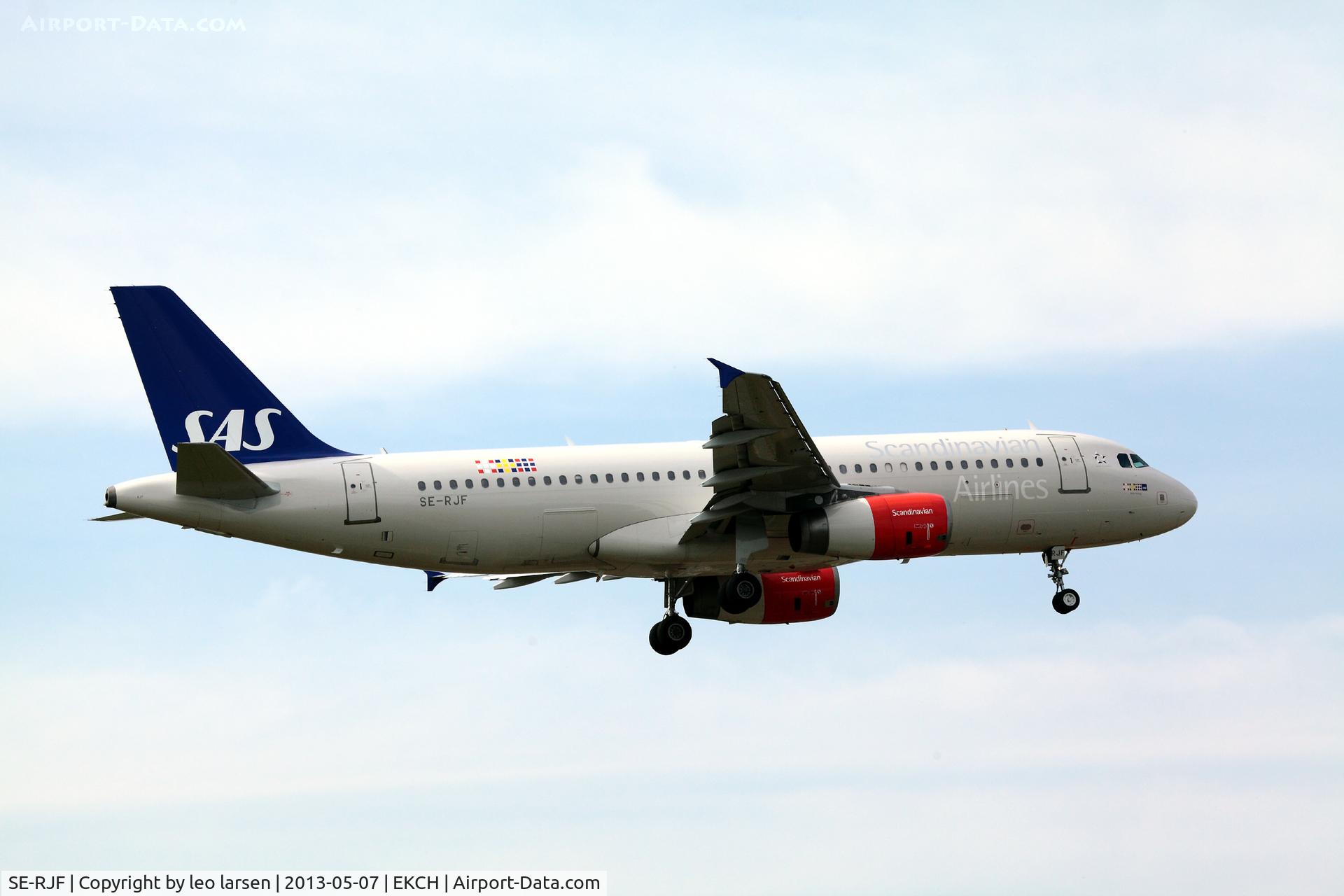 SE-RJF, 2000 Airbus A320-232 C/N 1383, Approach to R-04L Copenhagen Kastrup 7.5.13