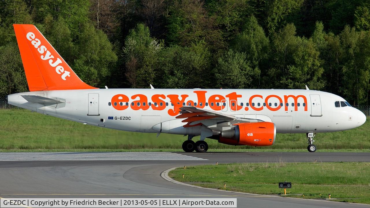 G-EZDC, 2003 Airbus A319-111 C/N 2043, line up for departure