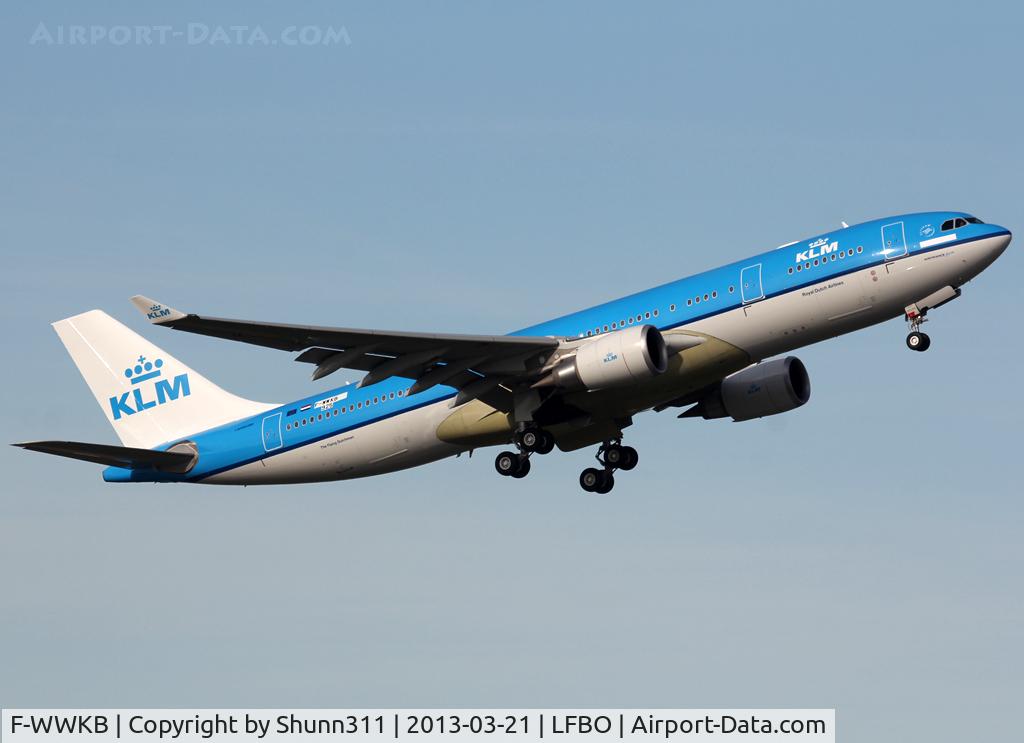 F-WWKB, 2008 Airbus A330-203/MRTT C/N 925, C/n 0925 - Refurbished as an A330-203 and sended to KLM after one year's work... To be PH-AON