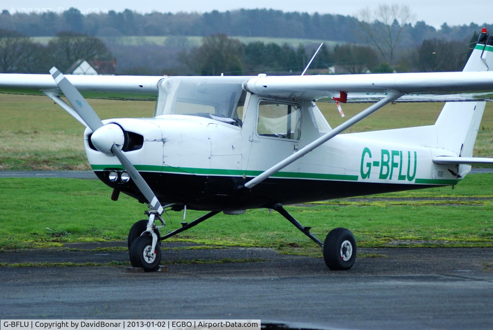 G-BFLU, 1978 Reims F152 C/N 1433, Sitting at Wolverhampton on a cold overcast January day