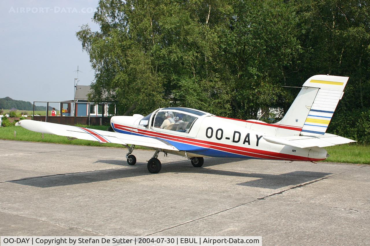 OO-DAY, 1969 Socata MS-893A Rallye Commodore 180 C/N 11453, Taxiing to the runway.