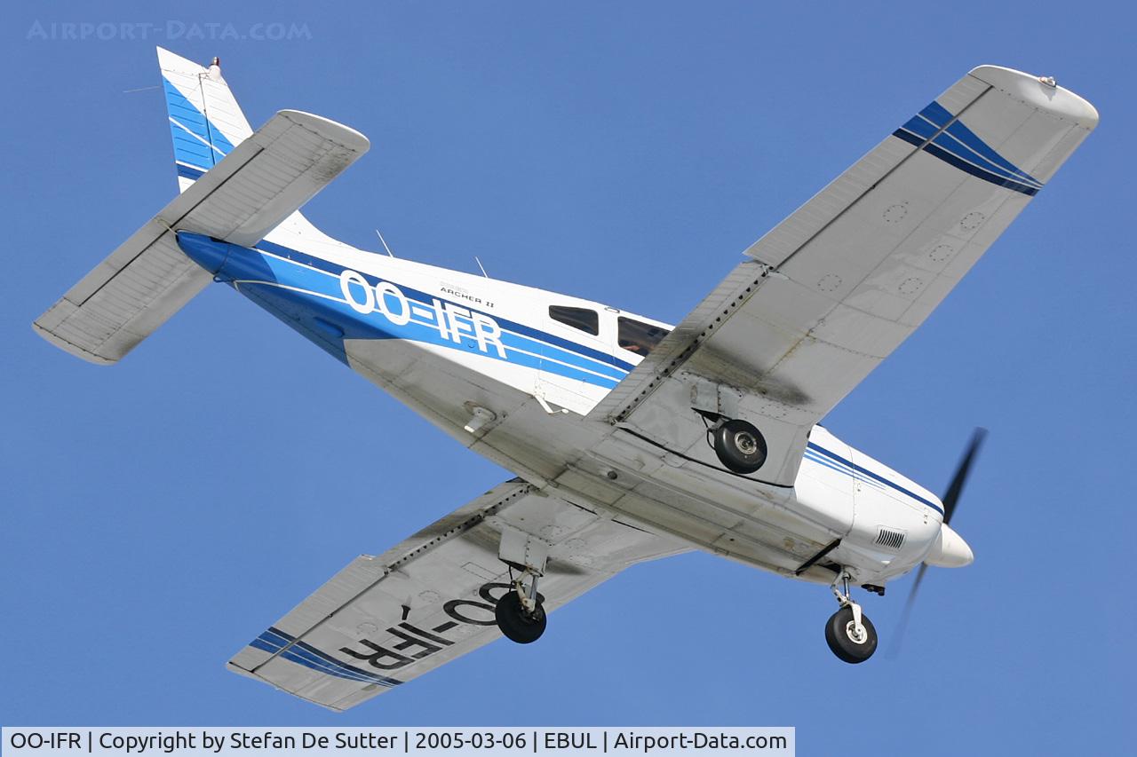 OO-IFR, 1985 Piper PA-28-181 Archer II C/N 28-8590056, On short final rwy 07.