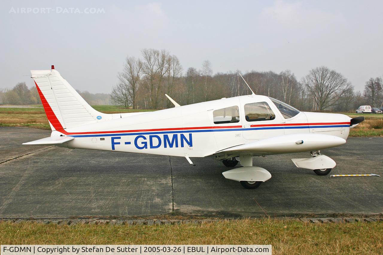 F-GDMN, 1977 Piper PA-28-140 Cruiser C/N 28-7725108, Parked at Aeroclub Brugge.