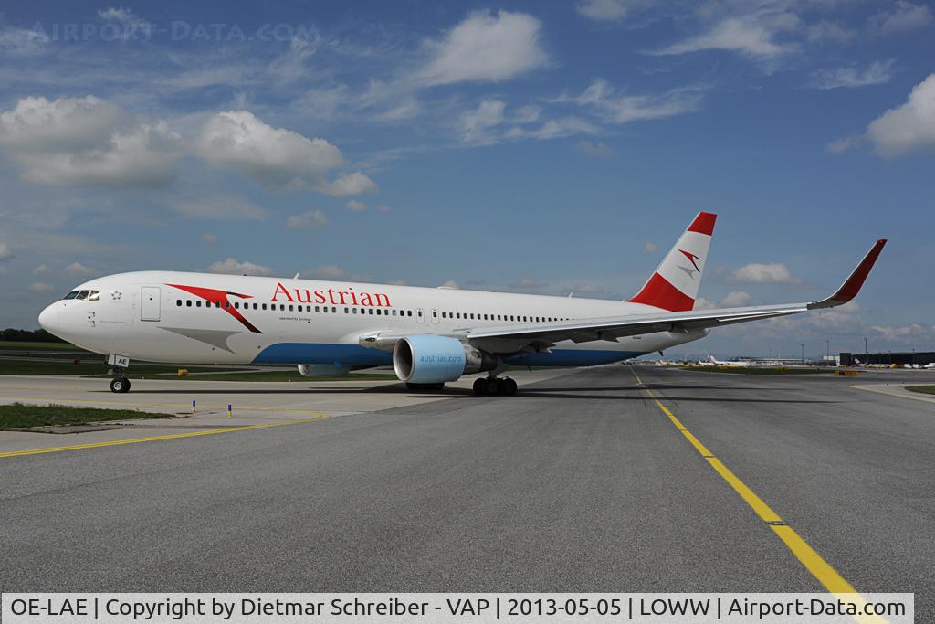 OE-LAE, 2000 Boeing 767-3Z9/ER C/N 30383, Austrian Airlines Boeing 767-300 with Tyrolean Airways sticker