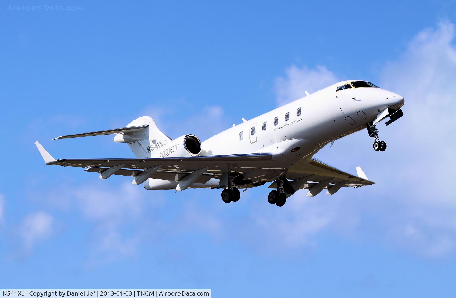 N541XJ, 2008 Bombardier Challenger 300 (BD-100-1A10) C/N 20239, N541XJ