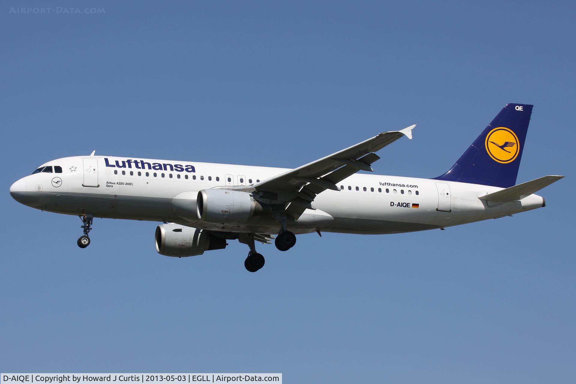 D-AIQE, 1991 Airbus A320-211 C/N 0209, Lufthansa, on approach to runway 27L.